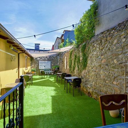 Micro-Hostal La Puerta Del Perdon Villafranca Del Bierzo Luaran gambar