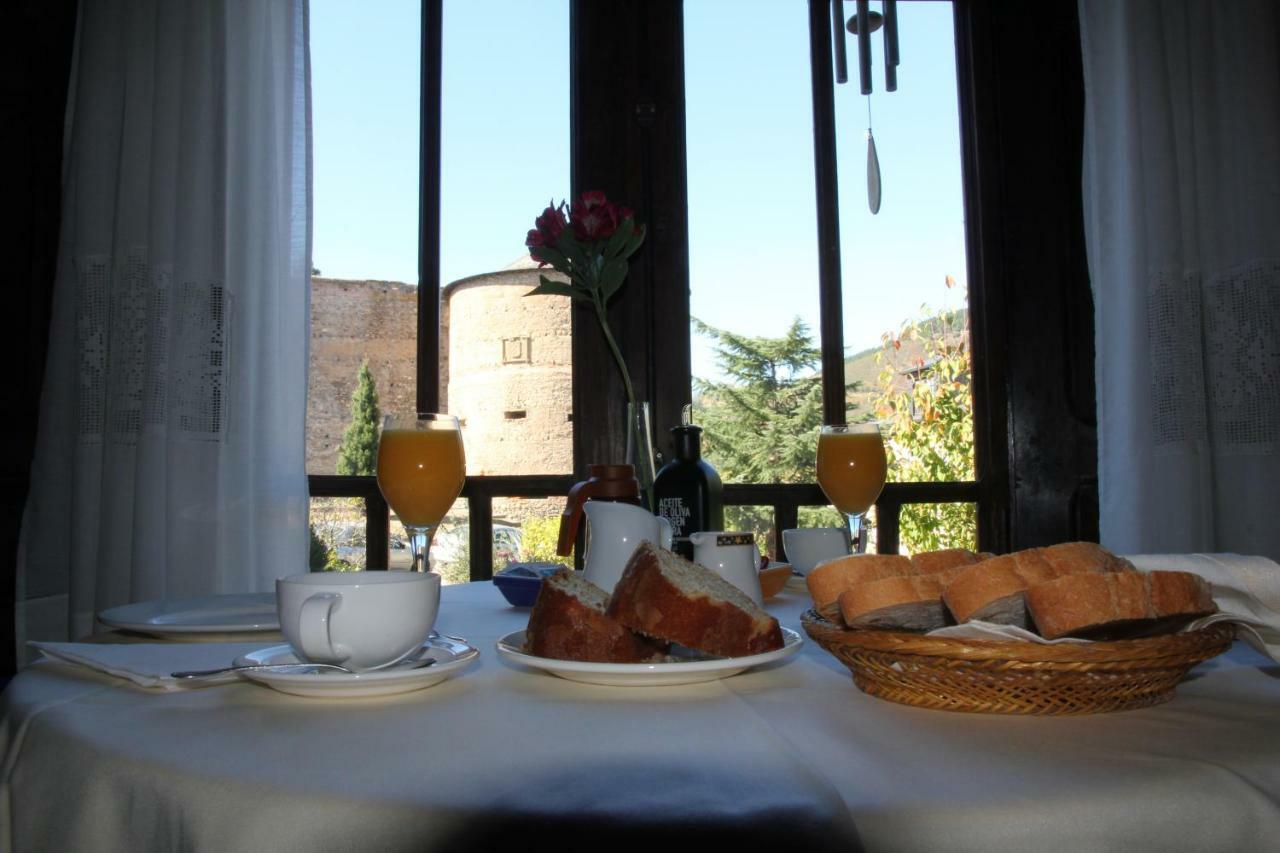 Micro-Hostal La Puerta Del Perdon Villafranca Del Bierzo Luaran gambar