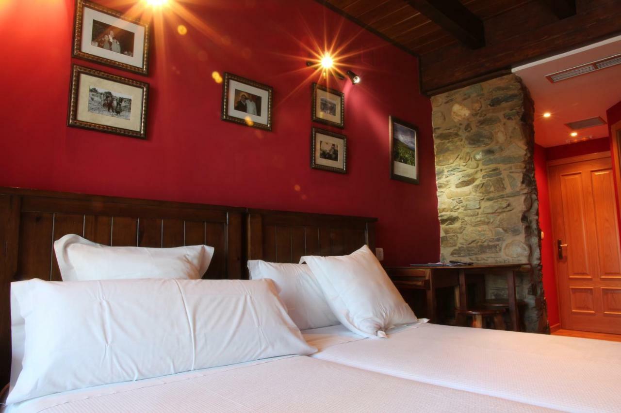 Micro-Hostal La Puerta Del Perdon Villafranca Del Bierzo Luaran gambar