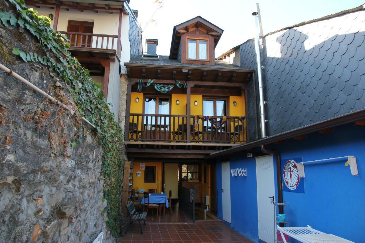 Micro-Hostal La Puerta Del Perdon Villafranca Del Bierzo Luaran gambar