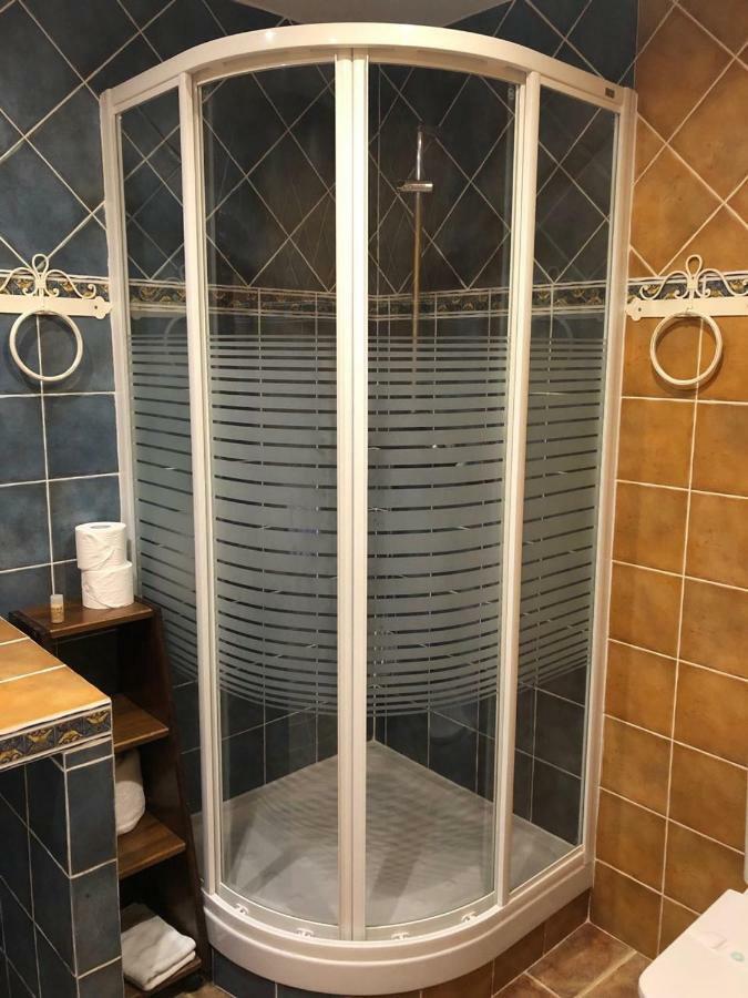 Micro-Hostal La Puerta Del Perdon Villafranca Del Bierzo Luaran gambar